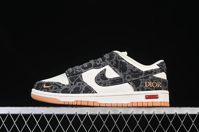 All categories Nk SB Dunk Series Nk SB Dunk Low High-end customized low-top sneakers Nike SB Dunk Low Dior co-branded ink pattern denim High-end customized low-top casual sneakers SD6688-001